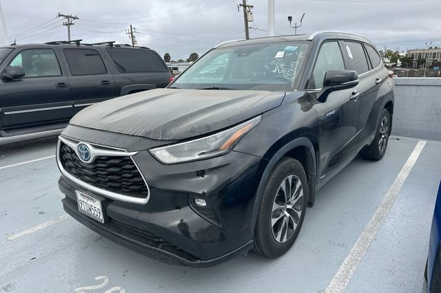 Used 2021 Toyota Highlander XLE