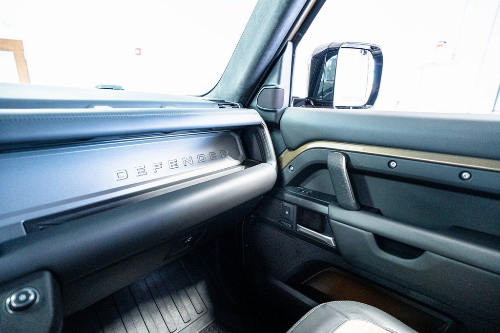 2025 Land Rover Defender 110 X