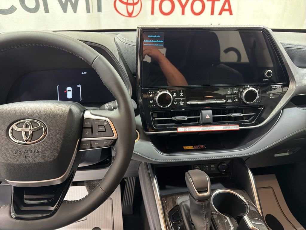 2026 Toyota Highlander Platinum