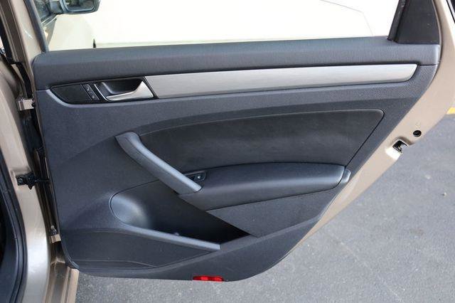 2015 Volkswagen Passat TDI SE