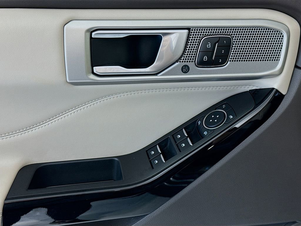 2023 Ford Explorer Platinum