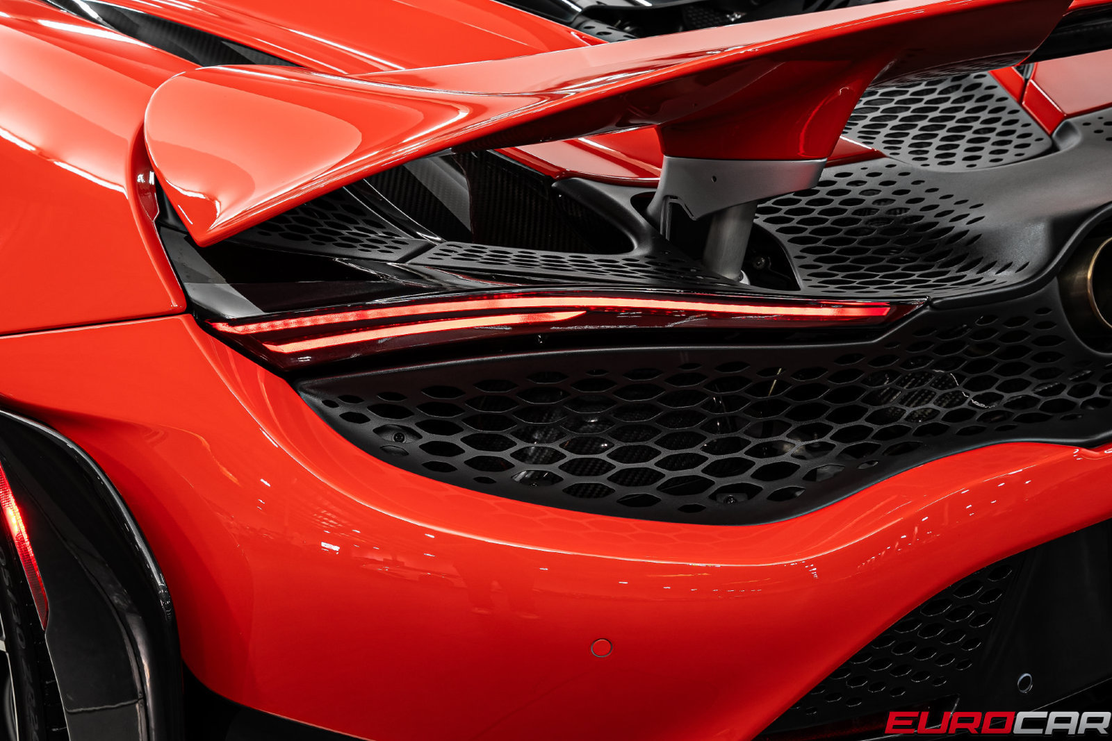 Used 2021 McLaren 765LT photo 24
