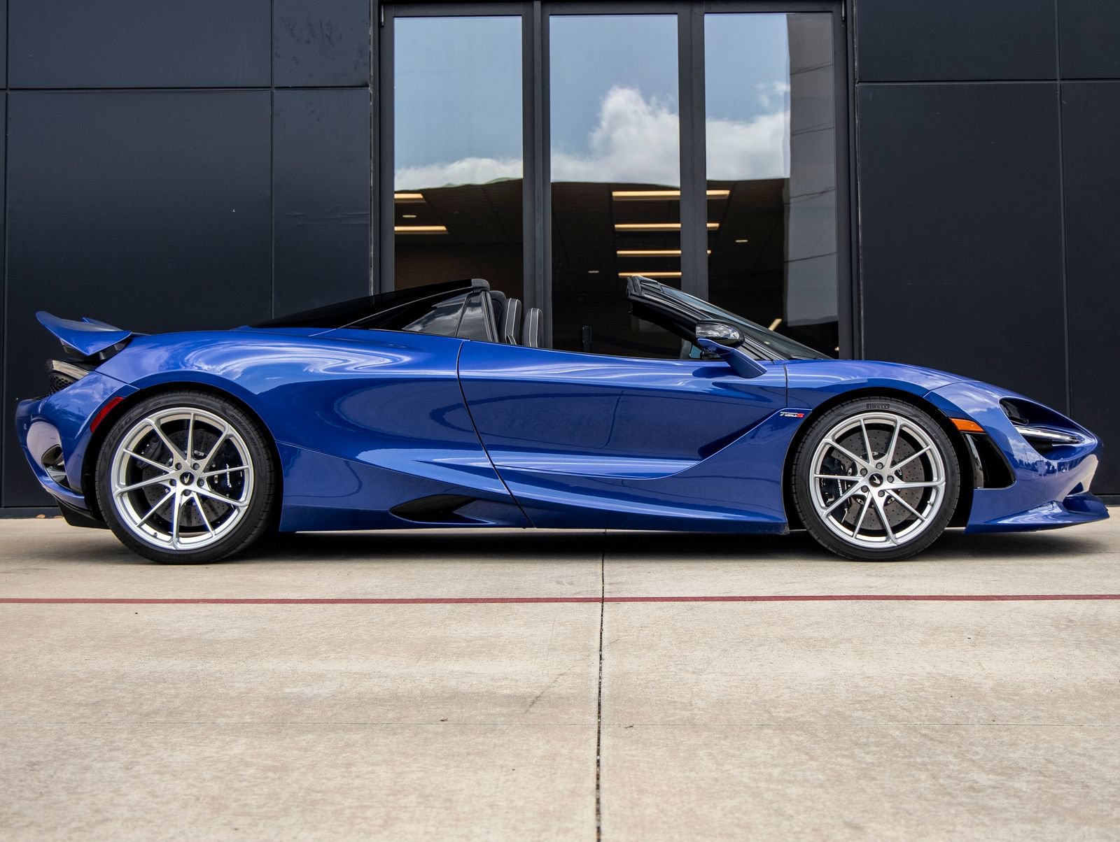 Used 2024 McLaren 750S Spider photo 11