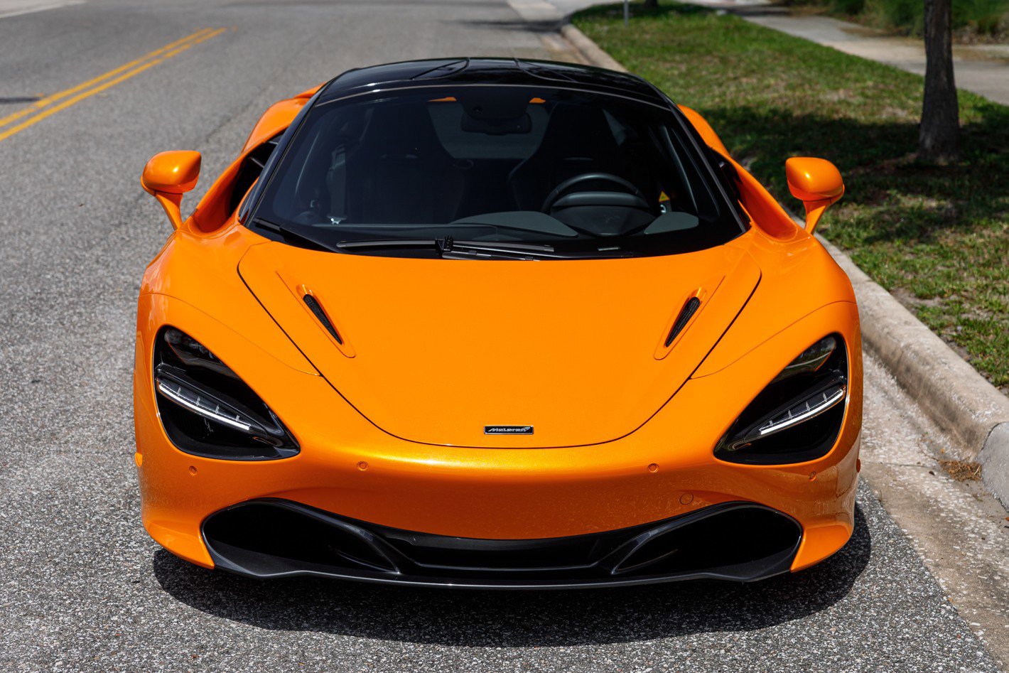 Used 2019 McLaren 720S Luxury photo 3