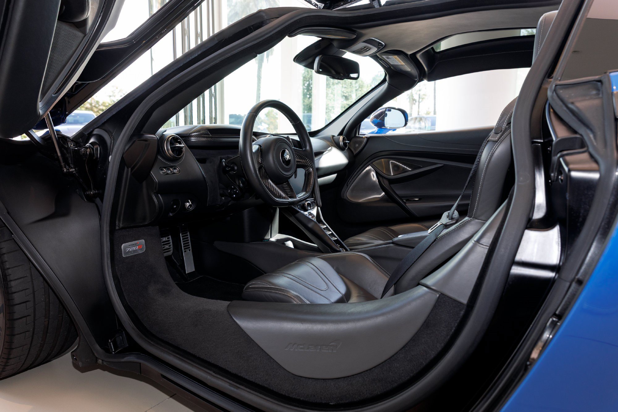 Used 2019 McLaren 720S Luxury photo 24