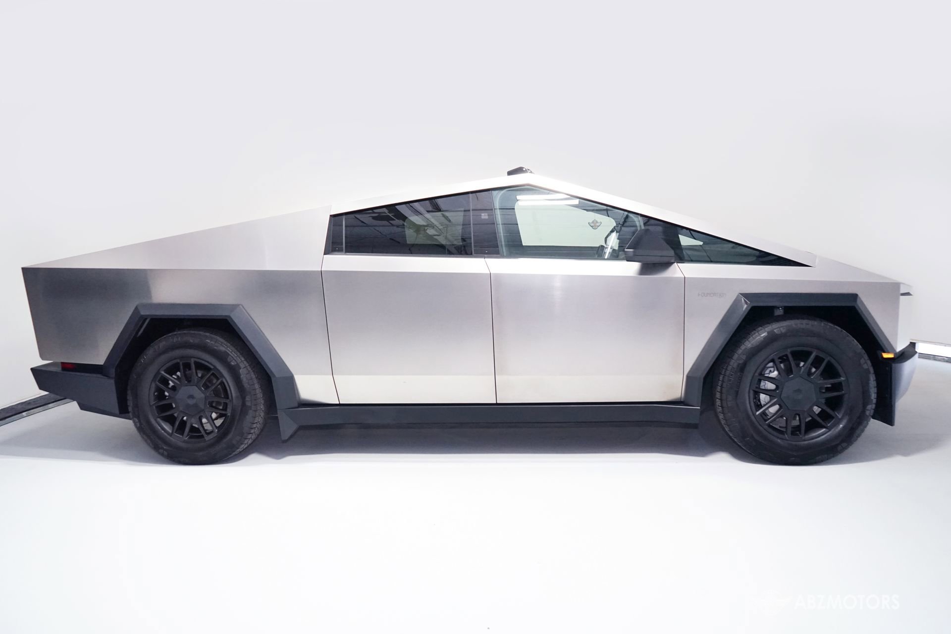 2024 Tesla Cybertruck Cyberbeast