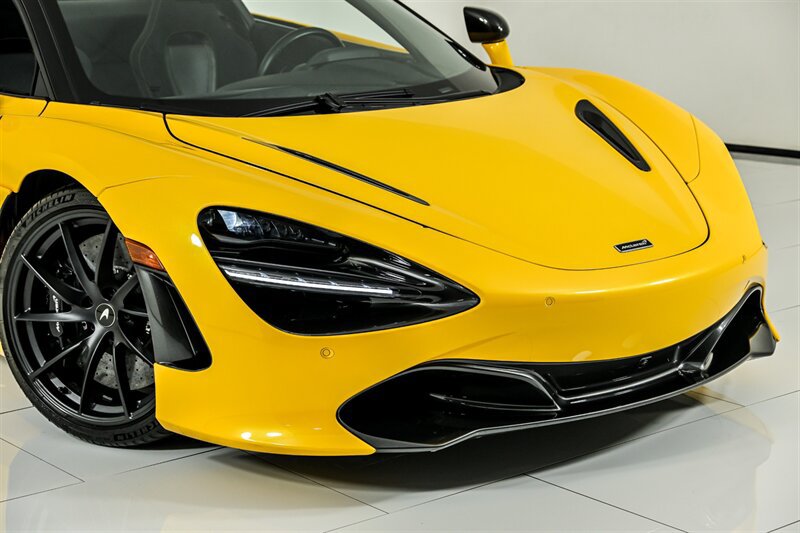 Used 2021 McLaren 720S Performance photo 3