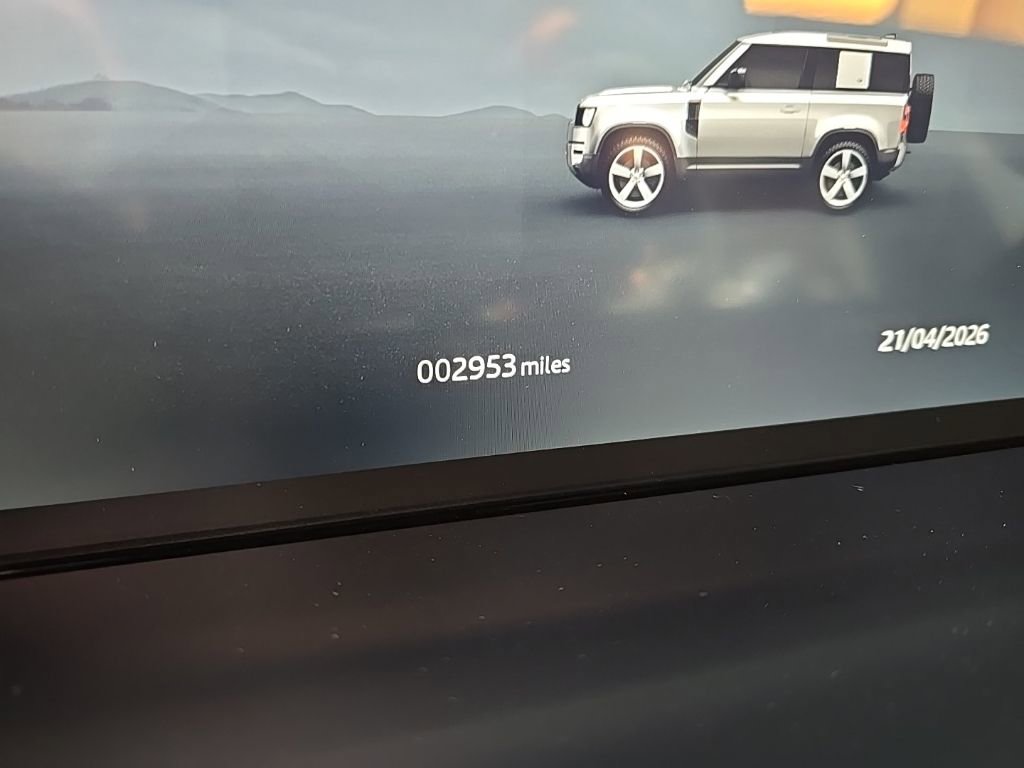 2024 Land Rover Defender 90 V8