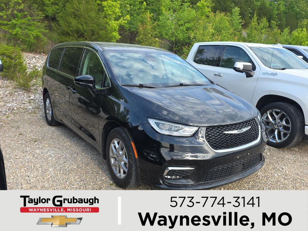 Used 2024 Chrysler Pacifica Touring-L