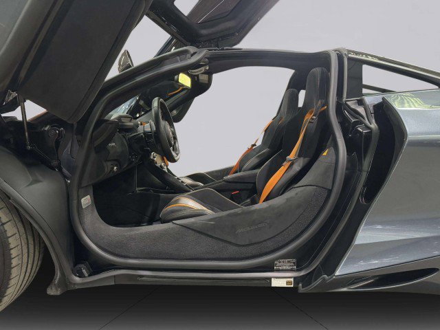 Used 2018 McLaren 720S Performance photo 39