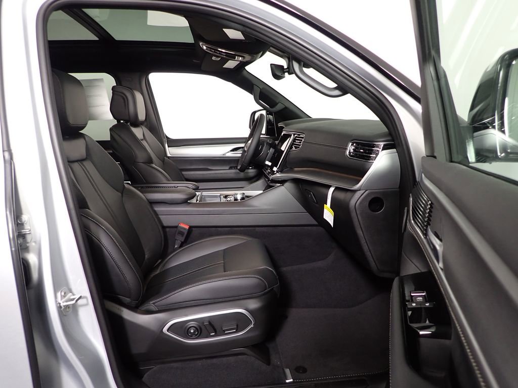 2026 Jeep Grand Wagoneer 4WD