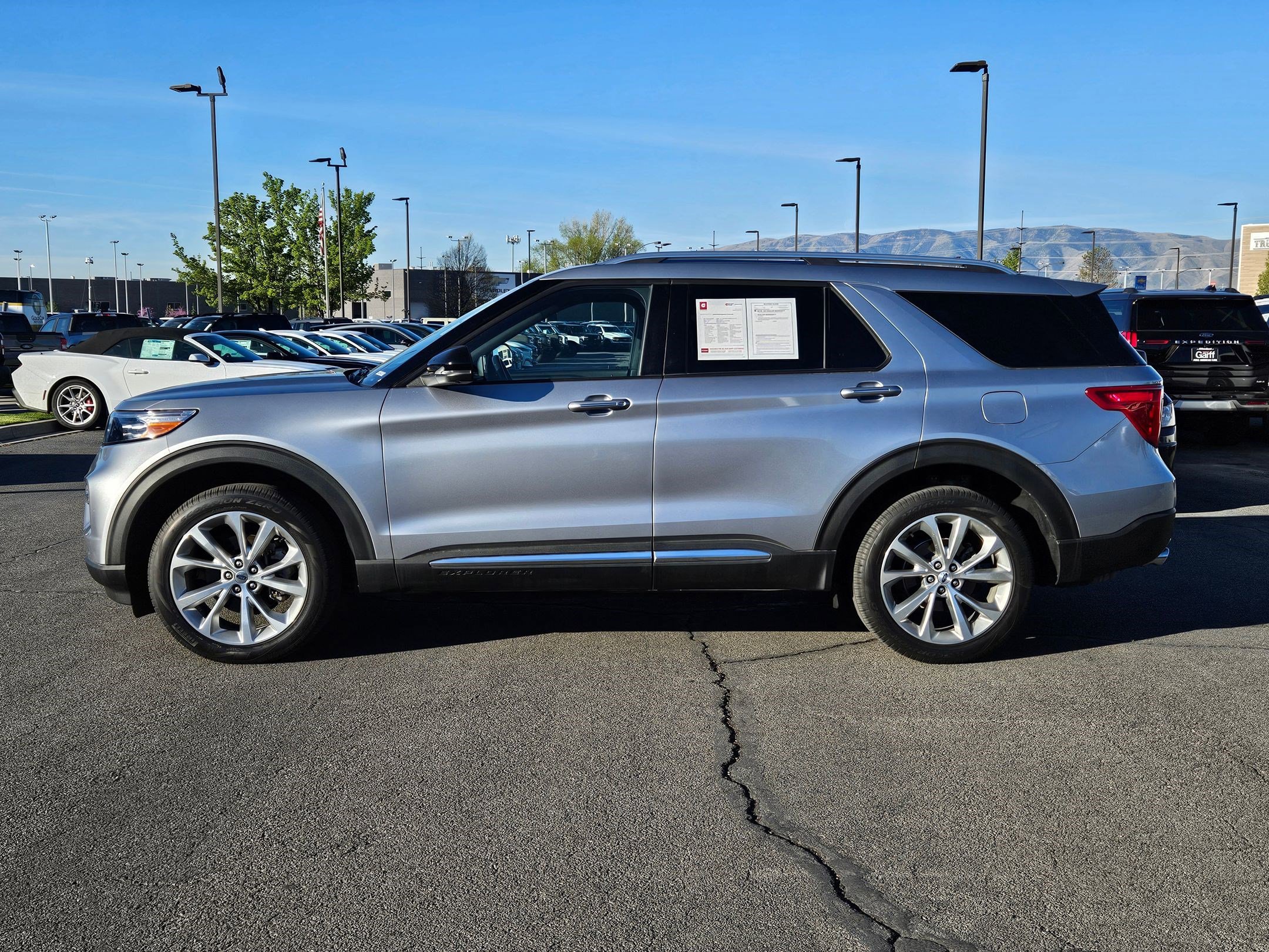 2023 Ford Explorer Platinum