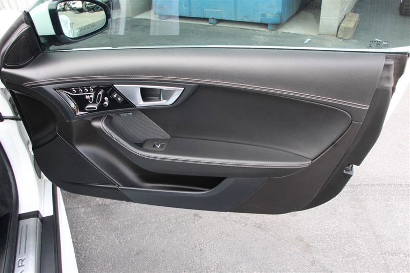 2016 Jaguar F-TYPE R