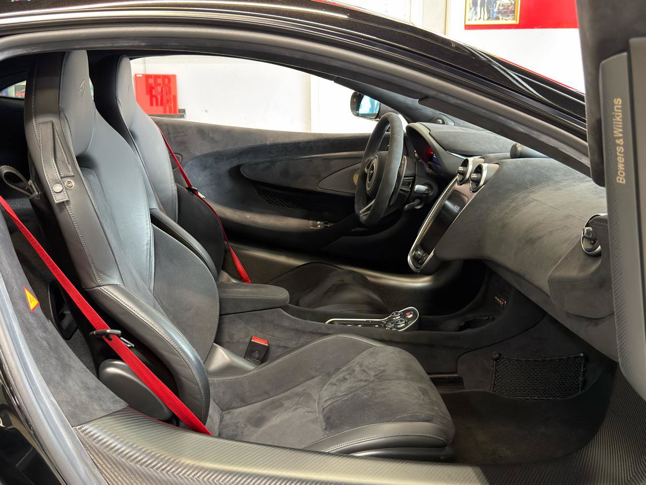 Used 2019 McLaren 600LT photo 36