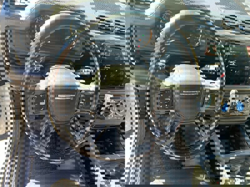 2023 Land Rover Defender 130 X-Dynamic SE