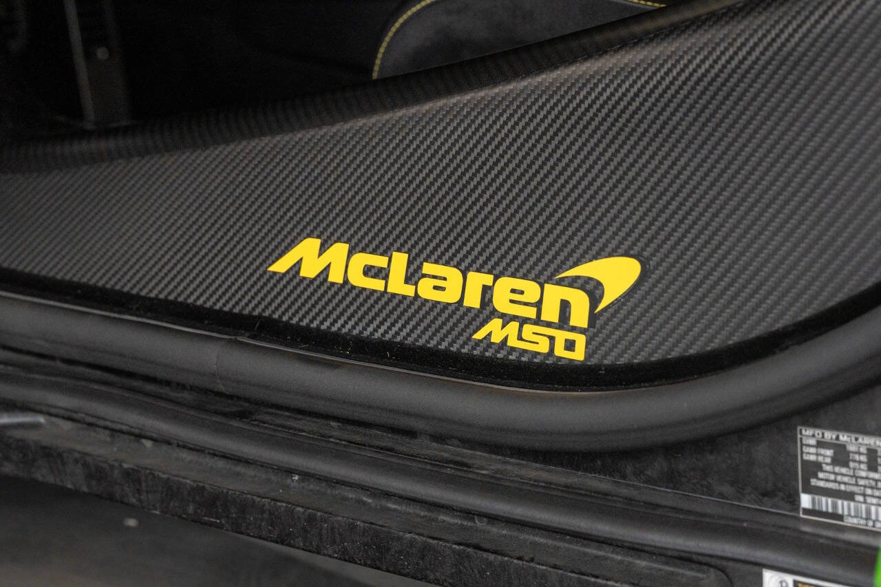 Used 2018 McLaren 720S Performance photo 38