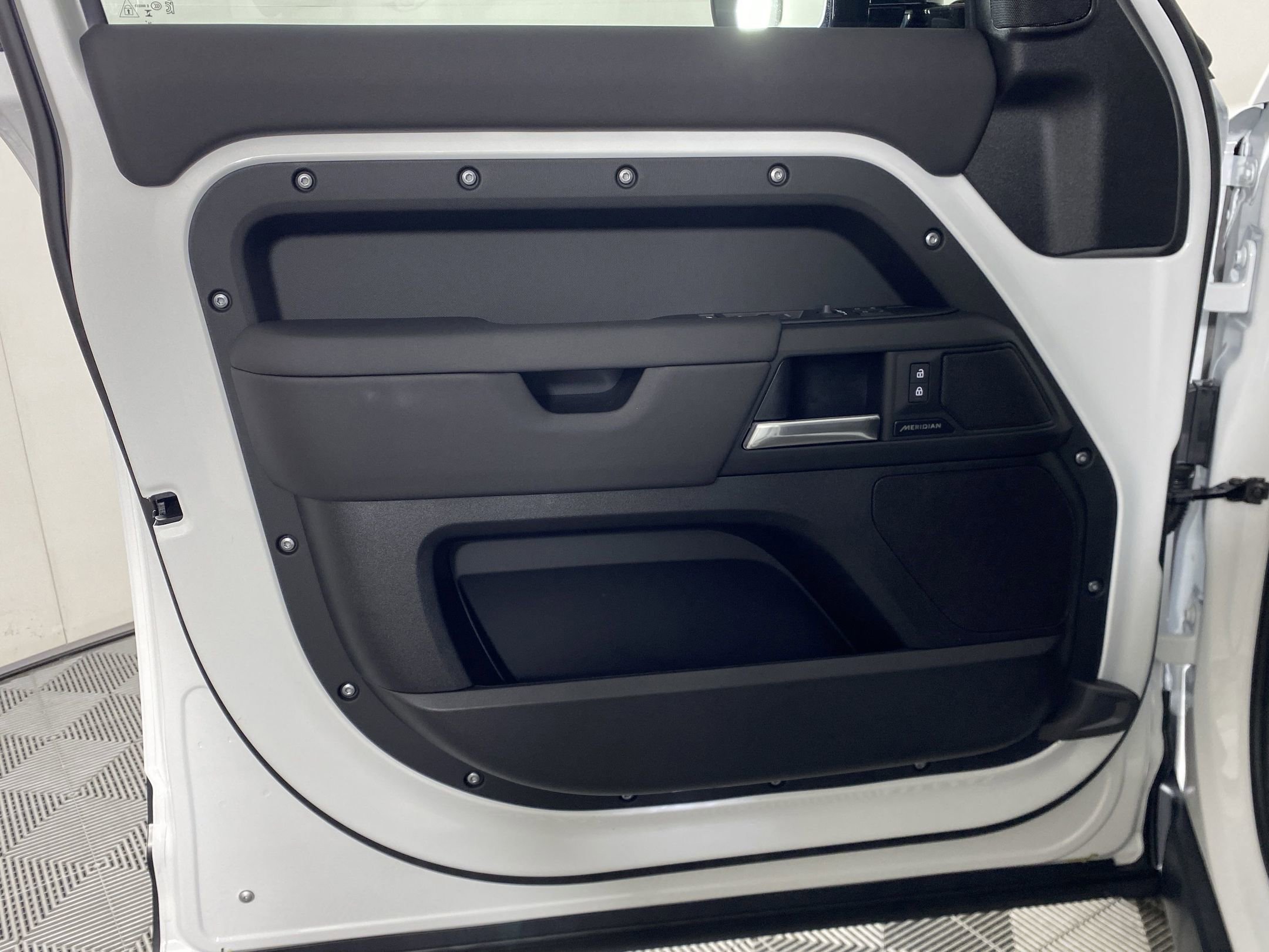 2025 Land Rover Defender 110 S