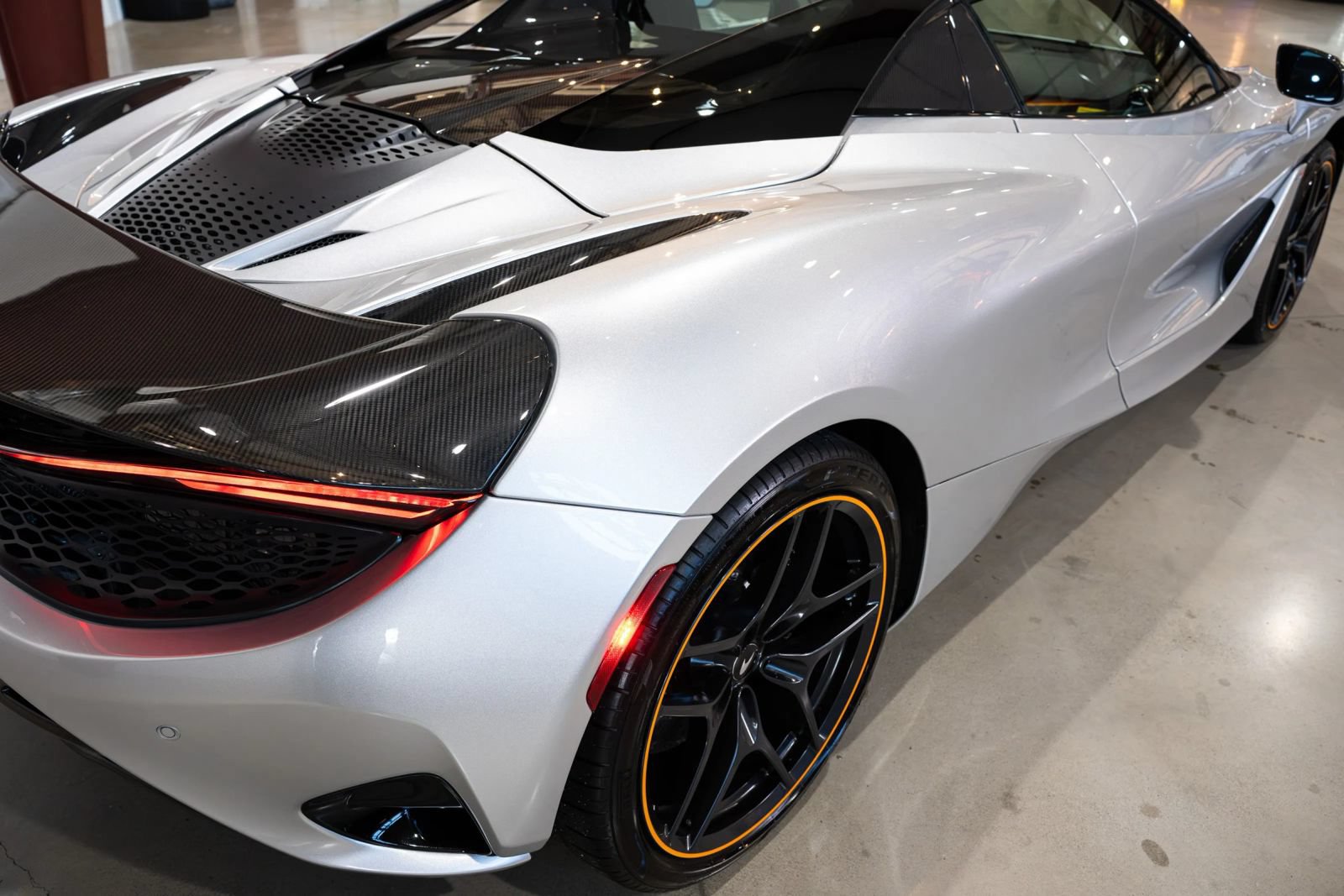 Used 2024 McLaren 750S Spider photo 12