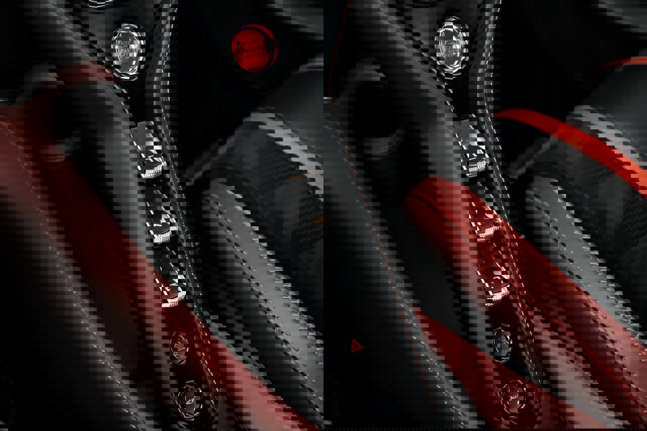 Used 2018 McLaren 720S Performance photo 38