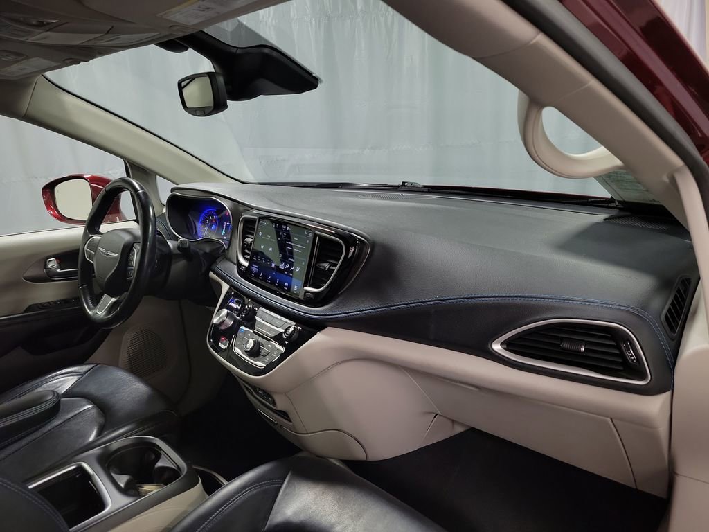 2021 Chrysler Pacifica Touring-L