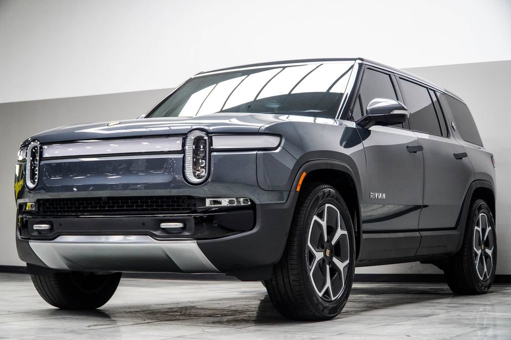2024 Rivian R1S Adventure