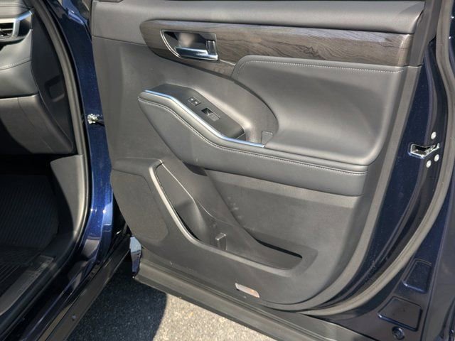 2025 Toyota Highlander Platinum