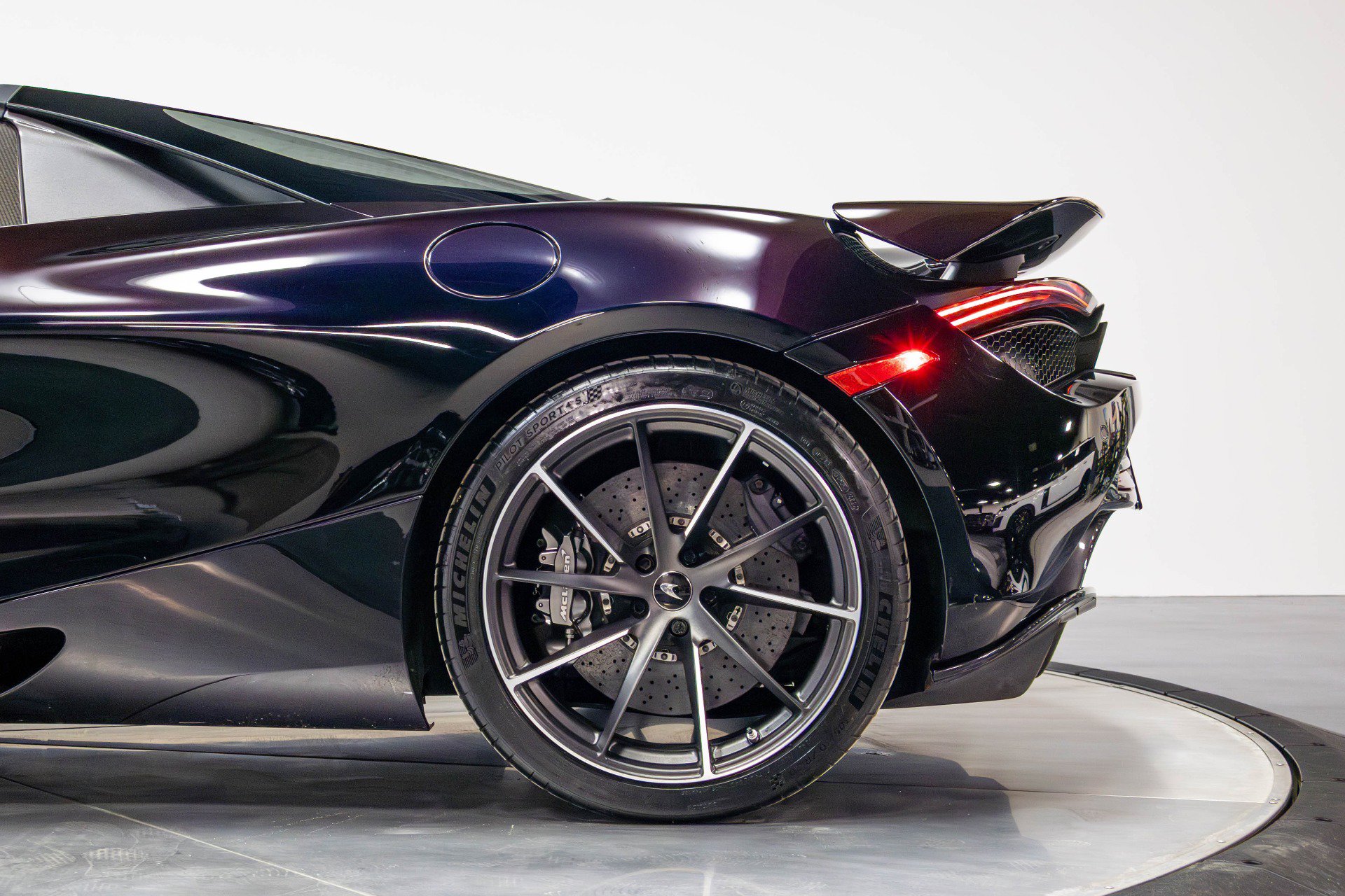 Used 2019 McLaren 720S Luxury photo 30