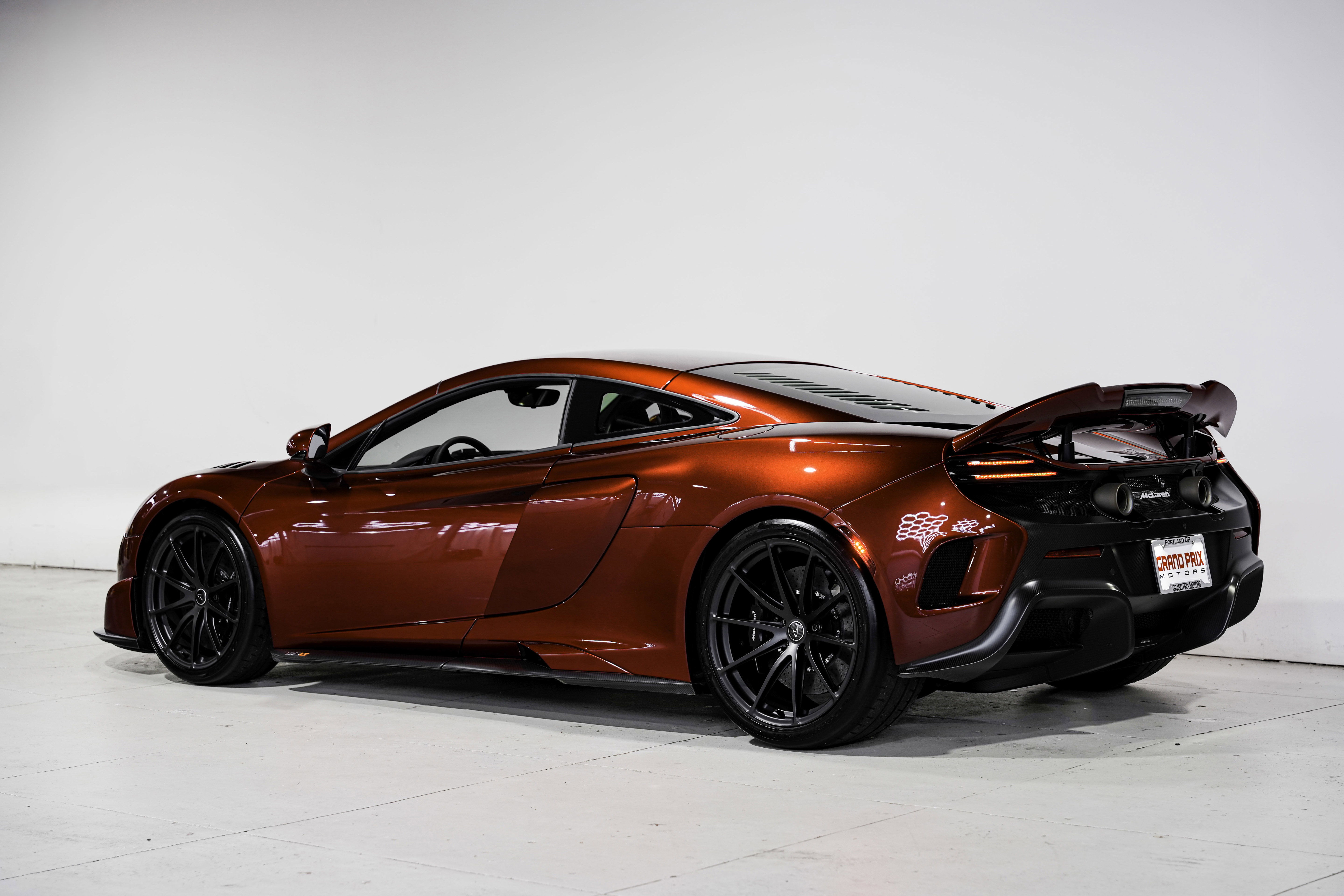 Used 2016 McLaren 675LT Coupe photo 9