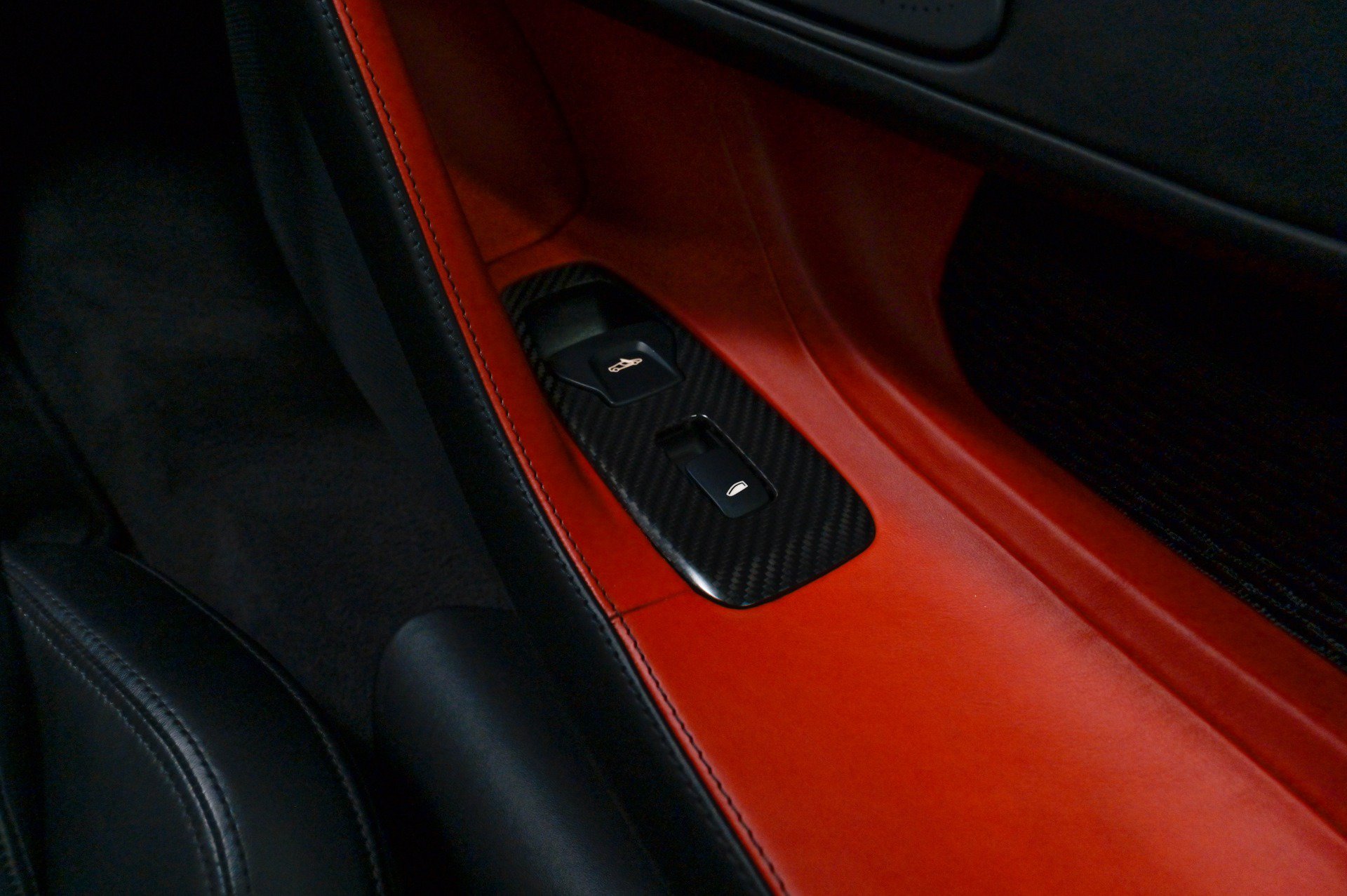Used 2019 McLaren 600LT photo 12