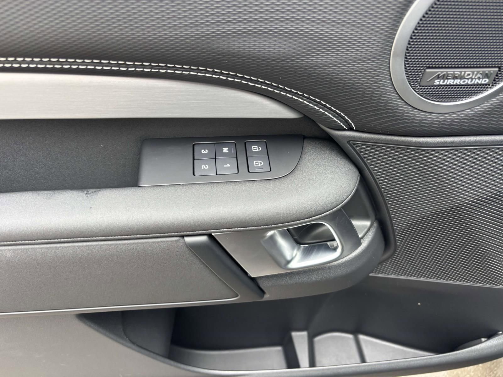 2026 Land Rover Discovery Dynamic SE