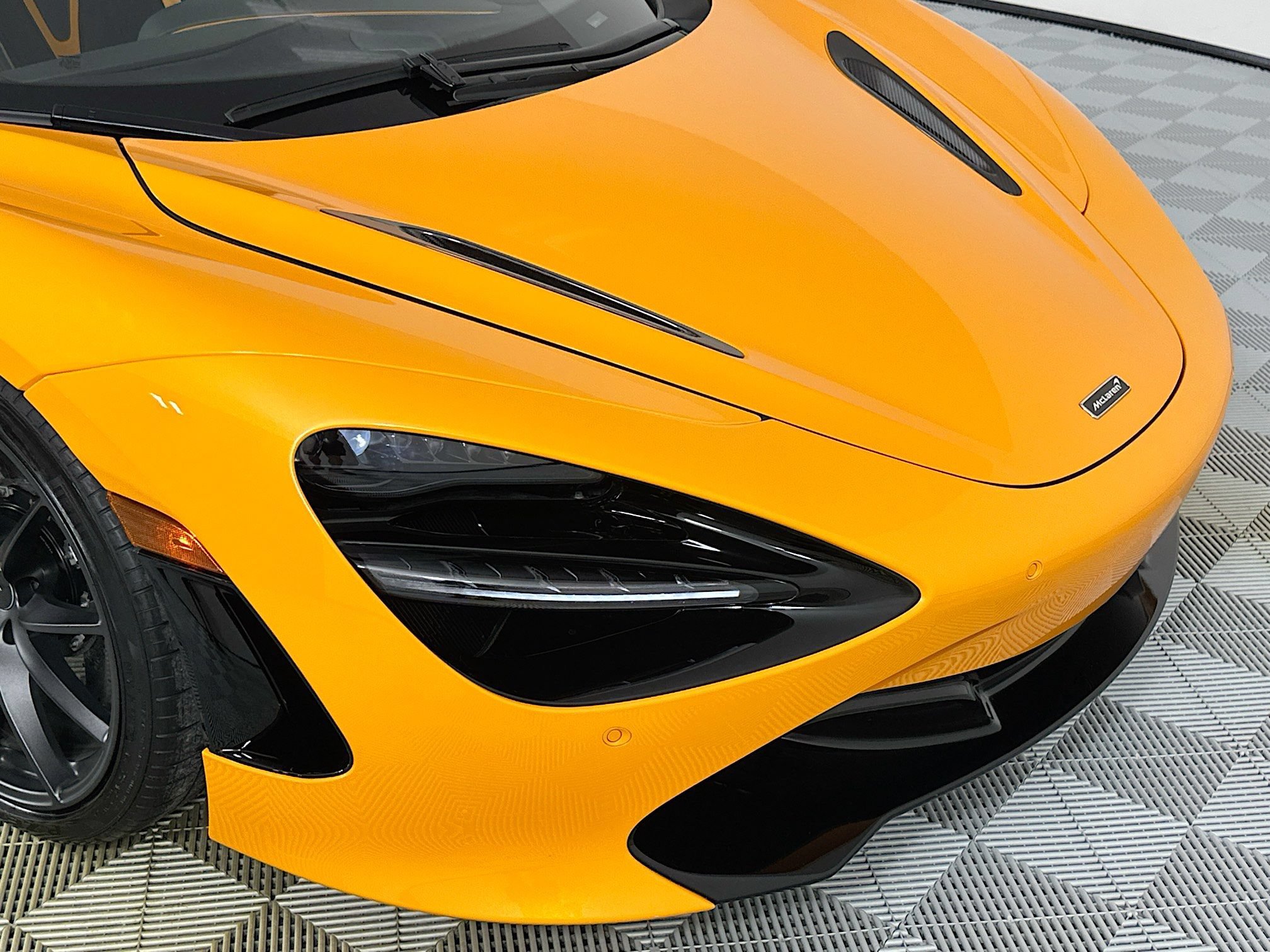 Used 2022 McLaren 720S Performance photo 35