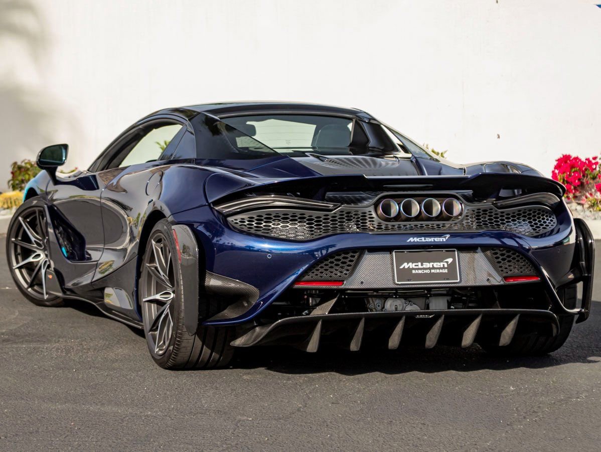 Used 2022 McLaren 765LT photo 11