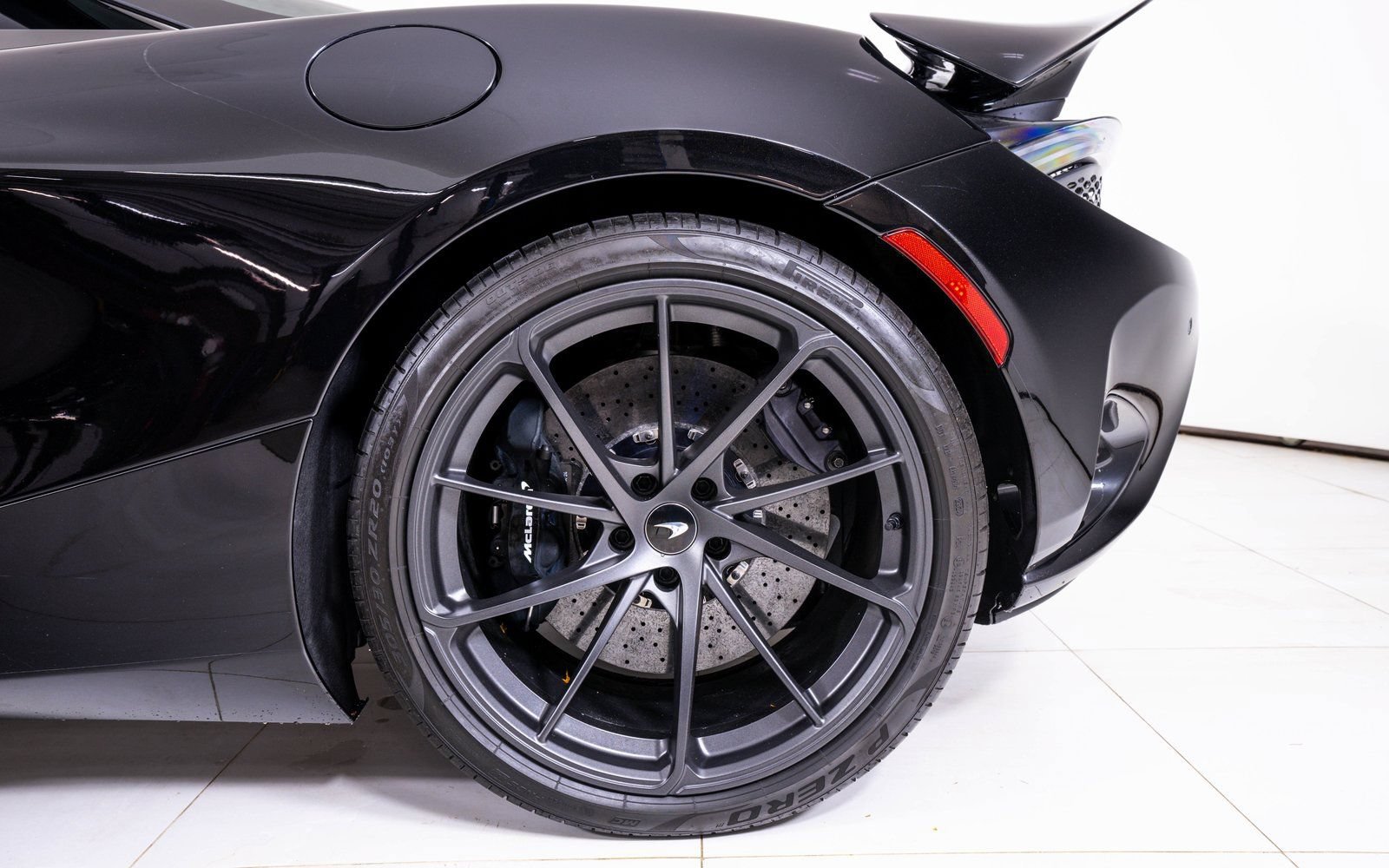 Used 2025 McLaren 750S Spider photo 17