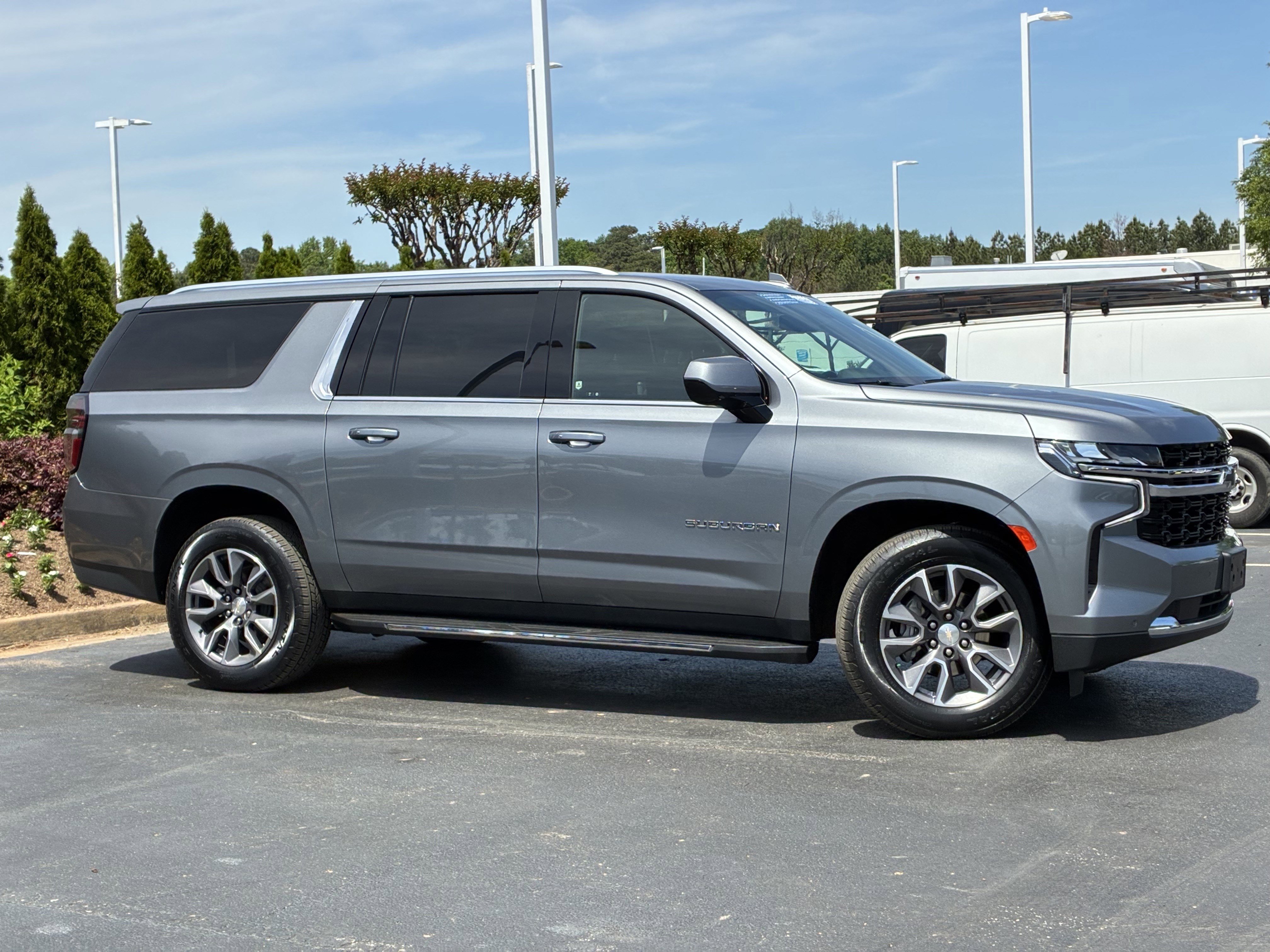 2022 Chevrolet Suburban LS