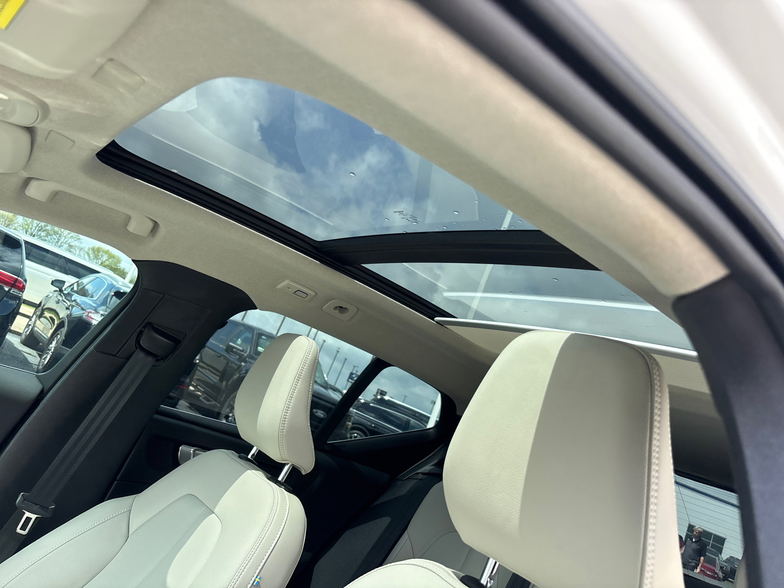 2024 Volvo Xc40 B5 Plus