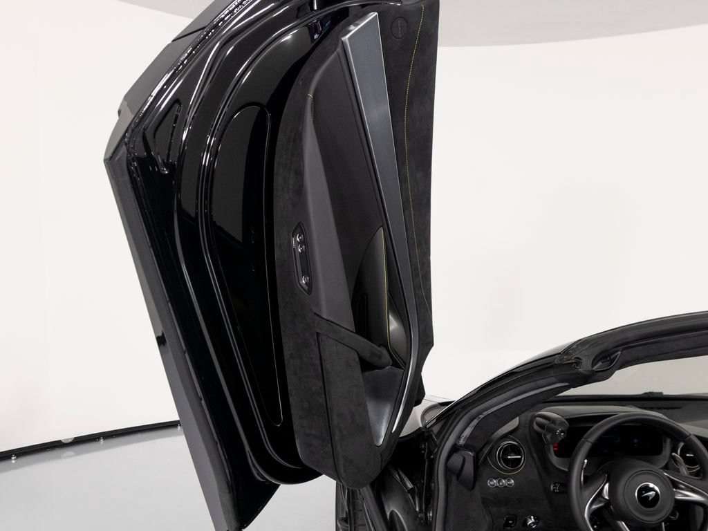 Used 2024 McLaren 750S Spider photo 11