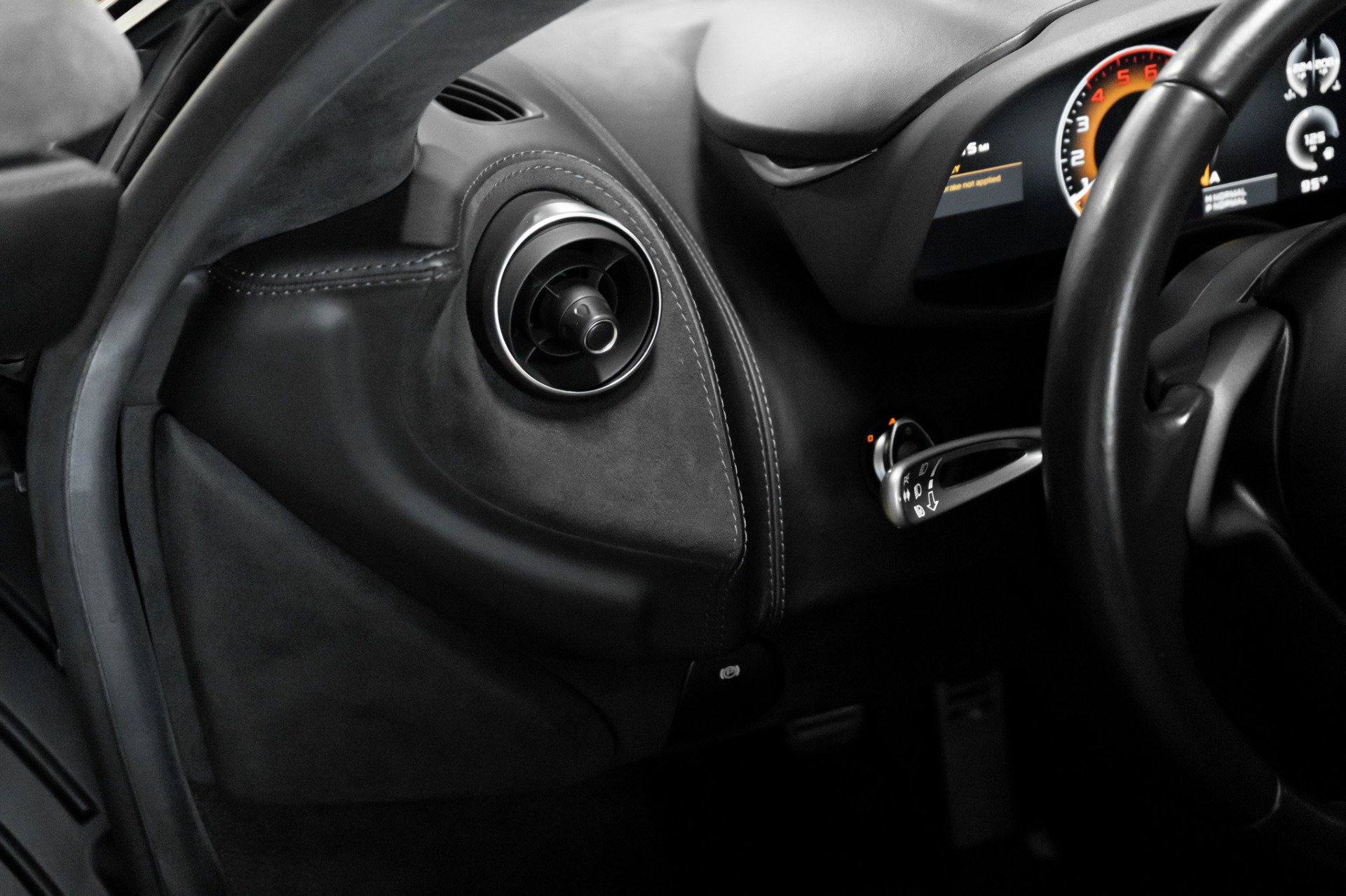Used 2020 McLaren 600LT Spider photo 18