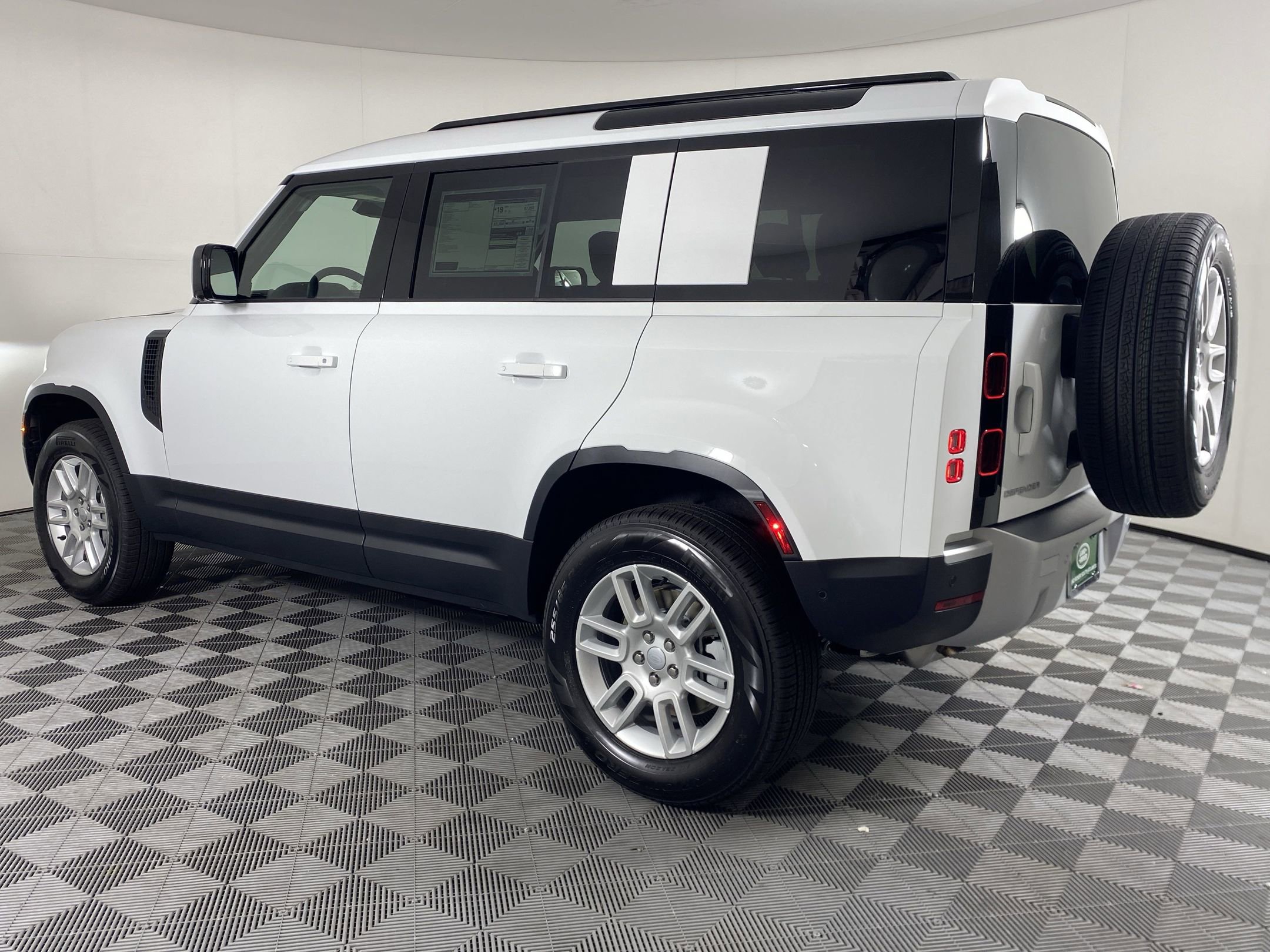 2025 Land Rover Defender 110 S