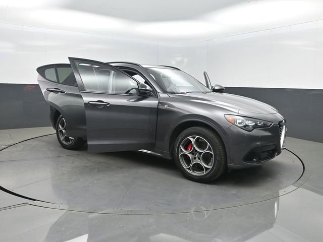 2024 Alfa Romeo Stelvio Ti