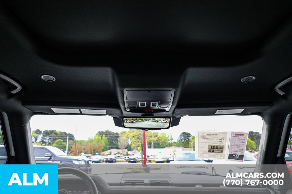 2022 Land Rover Defender 110 X-Dynamic SE