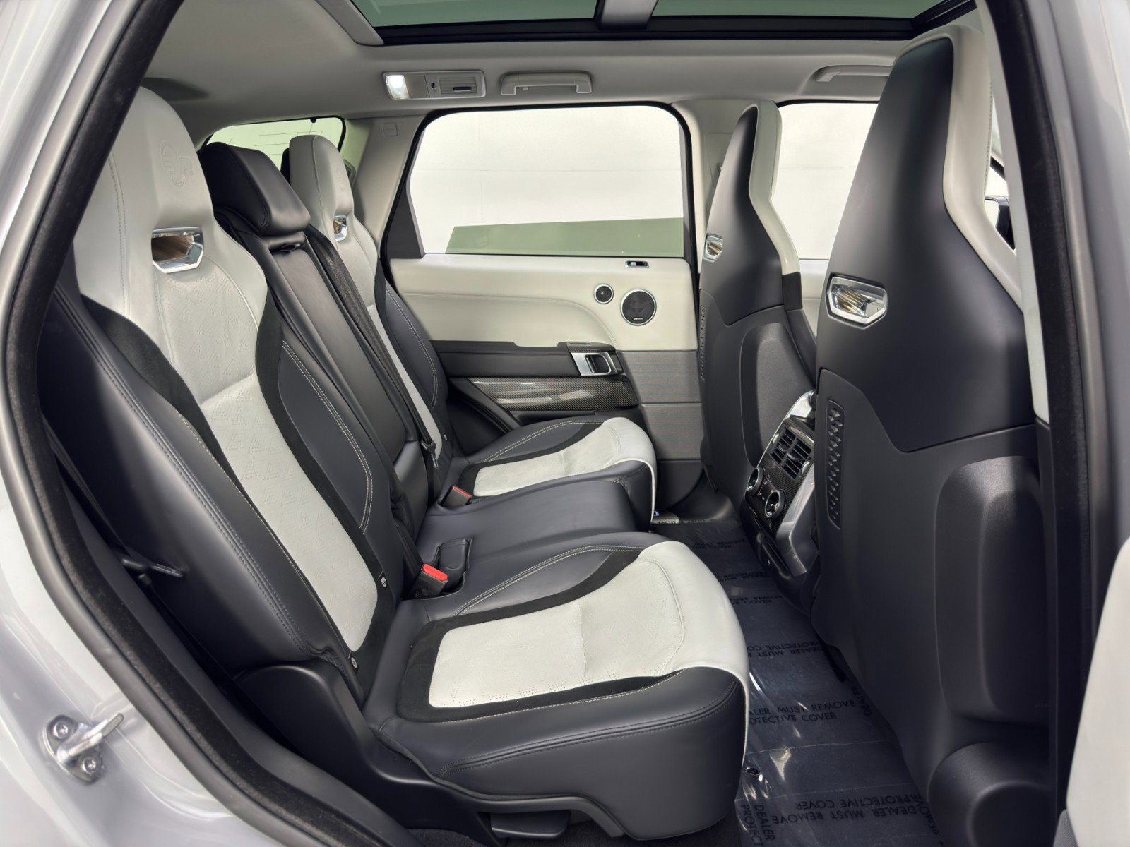 2022 Land Rover Range Rover Sport SVR Carbon Edition