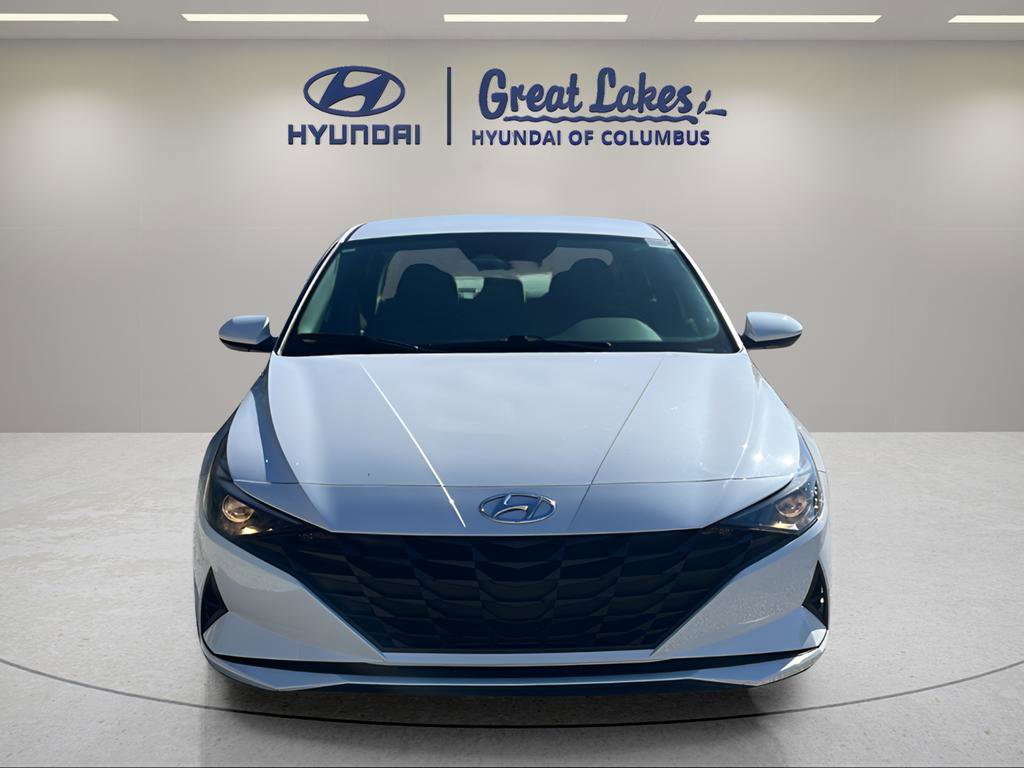 2022 Hyundai Elantra SE