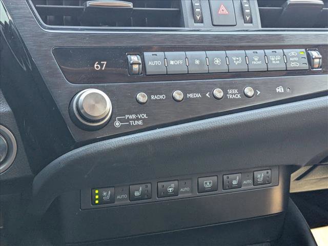 2023 Lexus ES 300h Ultra Luxury