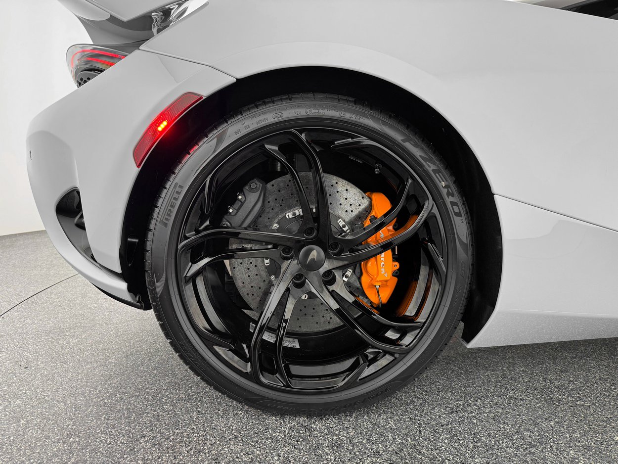 Used 2026 McLaren 750S Spider photo 34