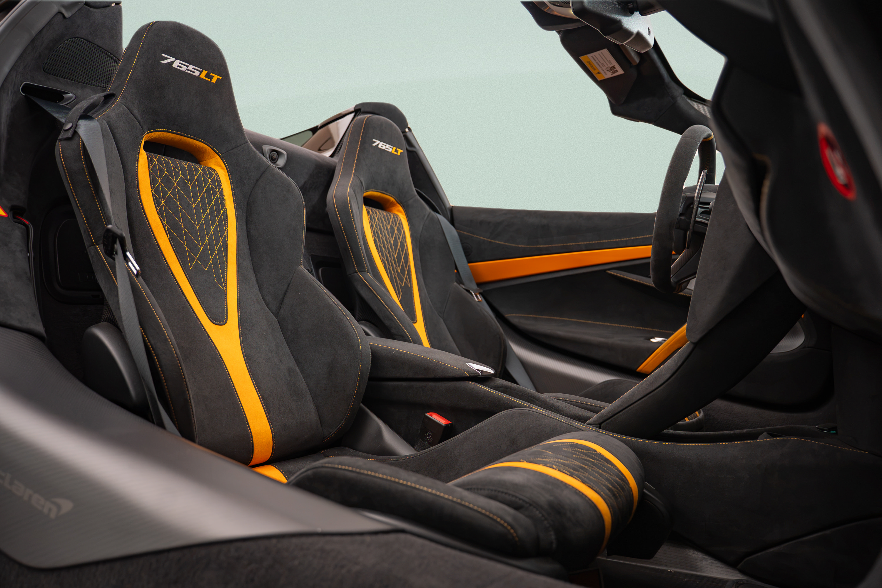 Used 2022 McLaren 765LT photo 14