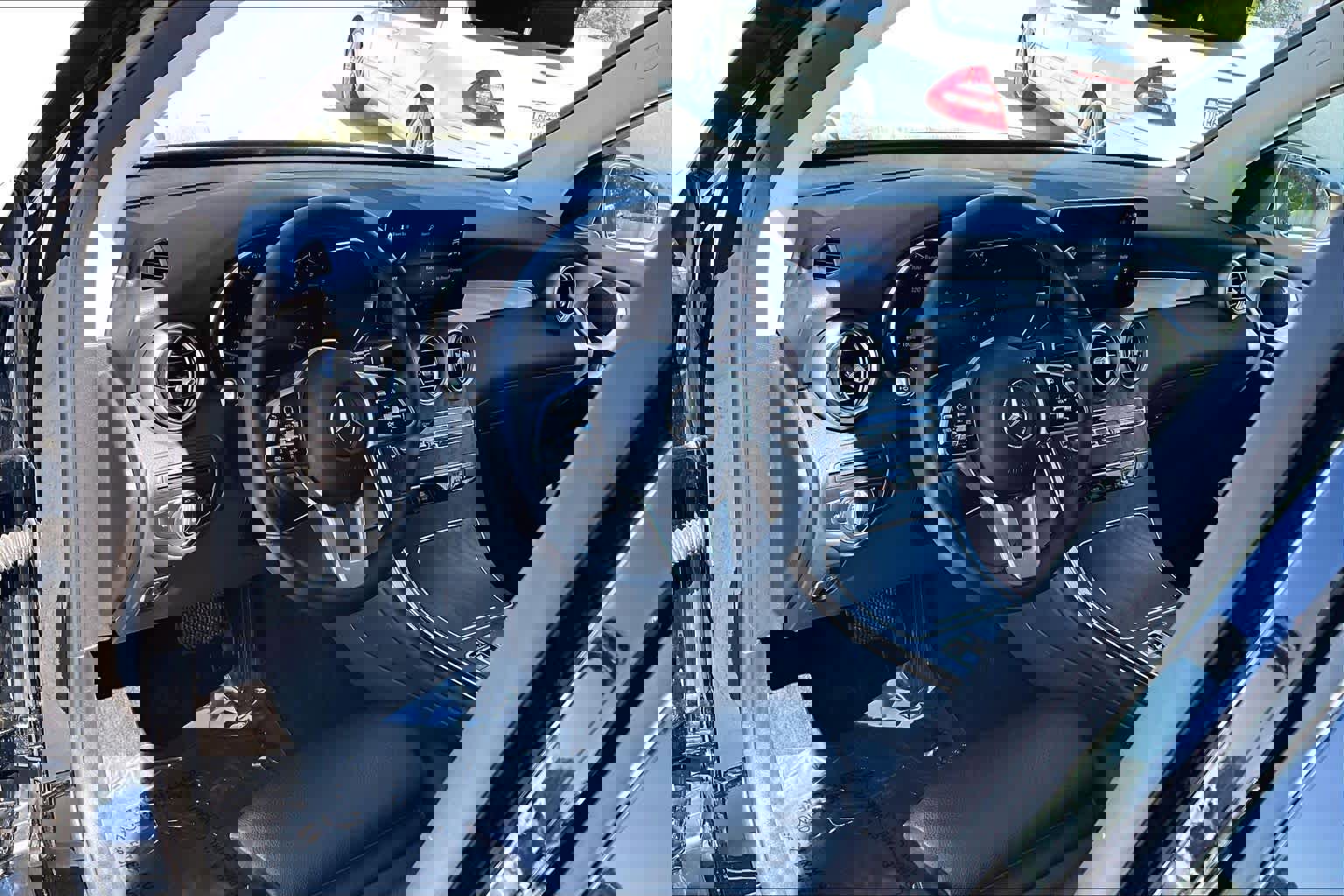 2022 Mercedes-Benz GLC 300