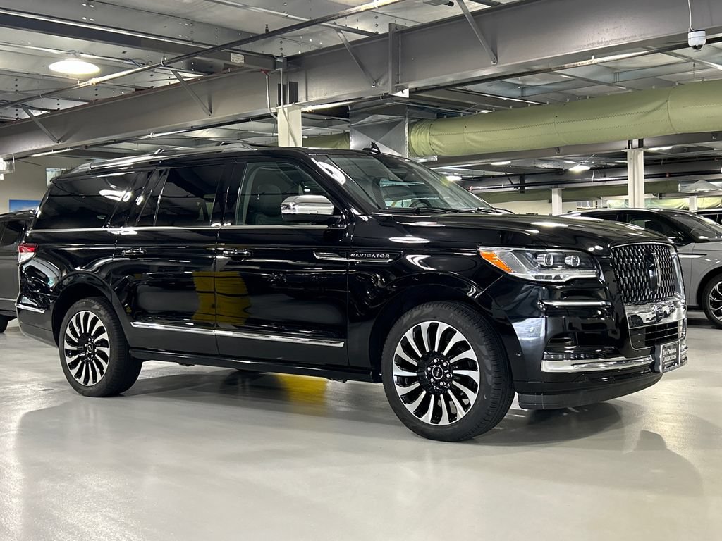 Used Lincoln Navigator L Black Label for Sale in Milford, CT