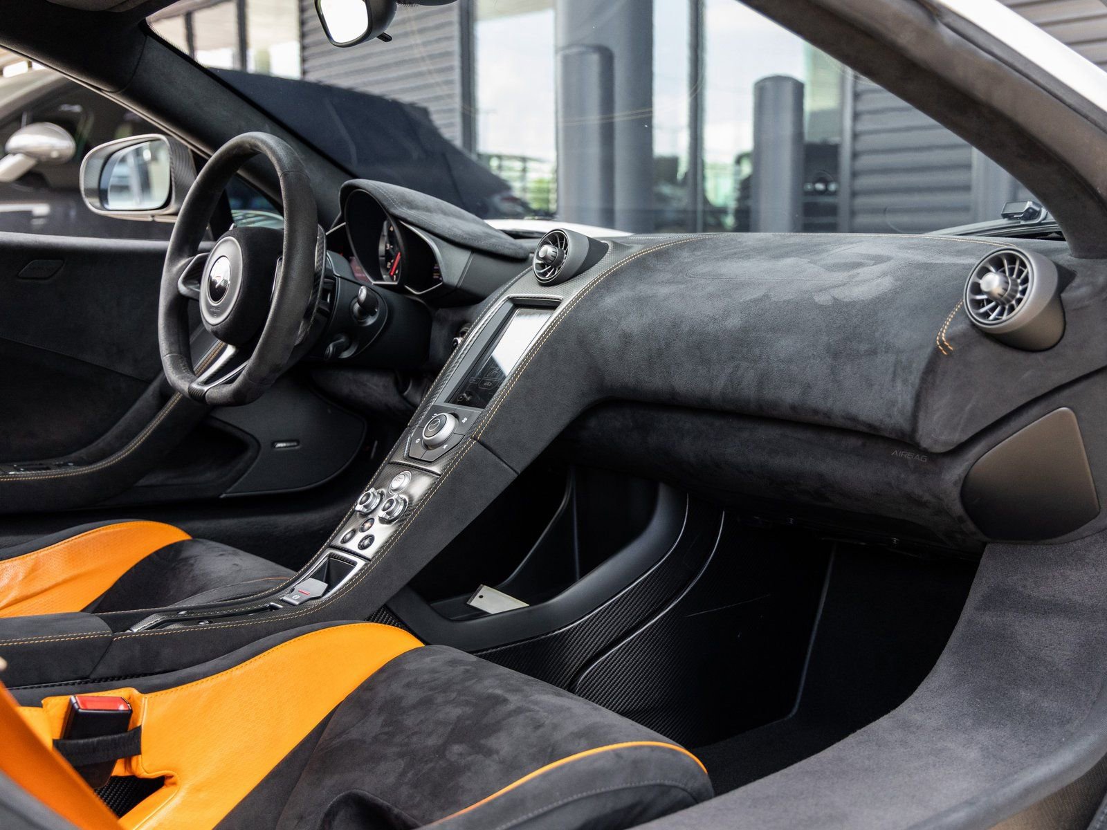 Used 2016 McLaren 675LT Coupe photo 44