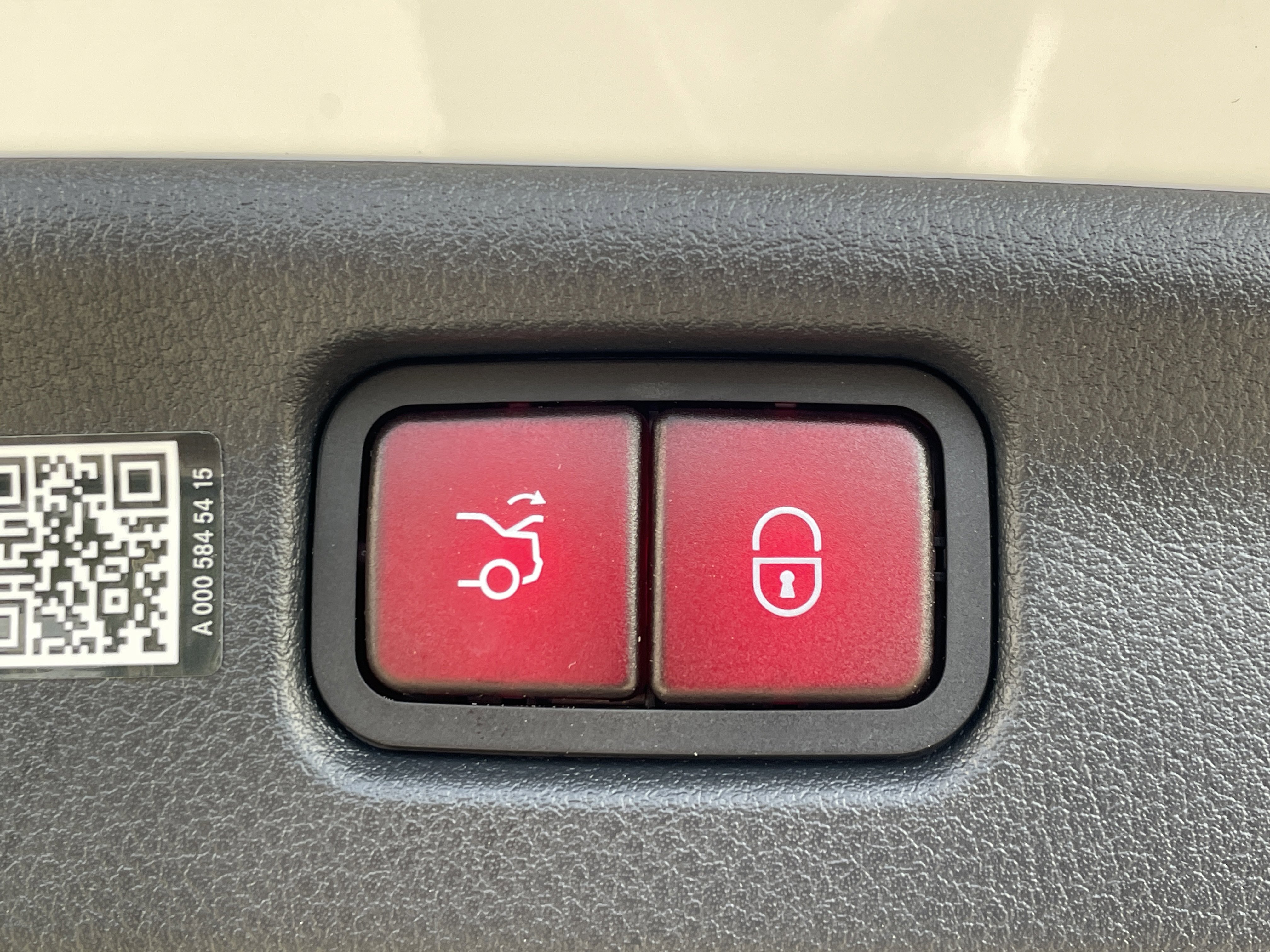 2025 Mercedes-Benz C 300 Sedan