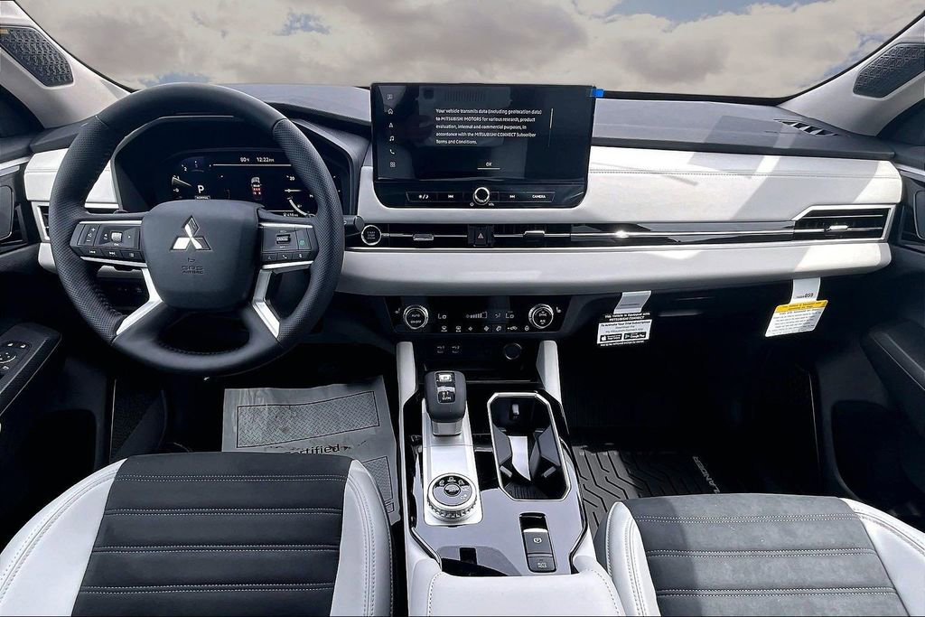 2026 Mitsubishi Outlander FWD